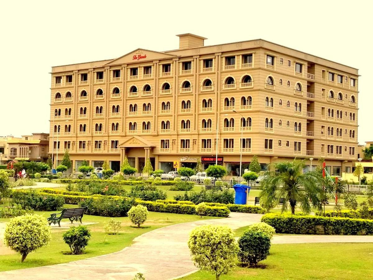 Executive 3 Bedrooms Apartment In Bahria Town Rawalpindi Eksteriør billede