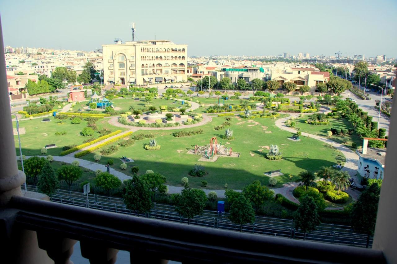Executive 3 Bedrooms Apartment In Bahria Town Rawalpindi Eksteriør billede