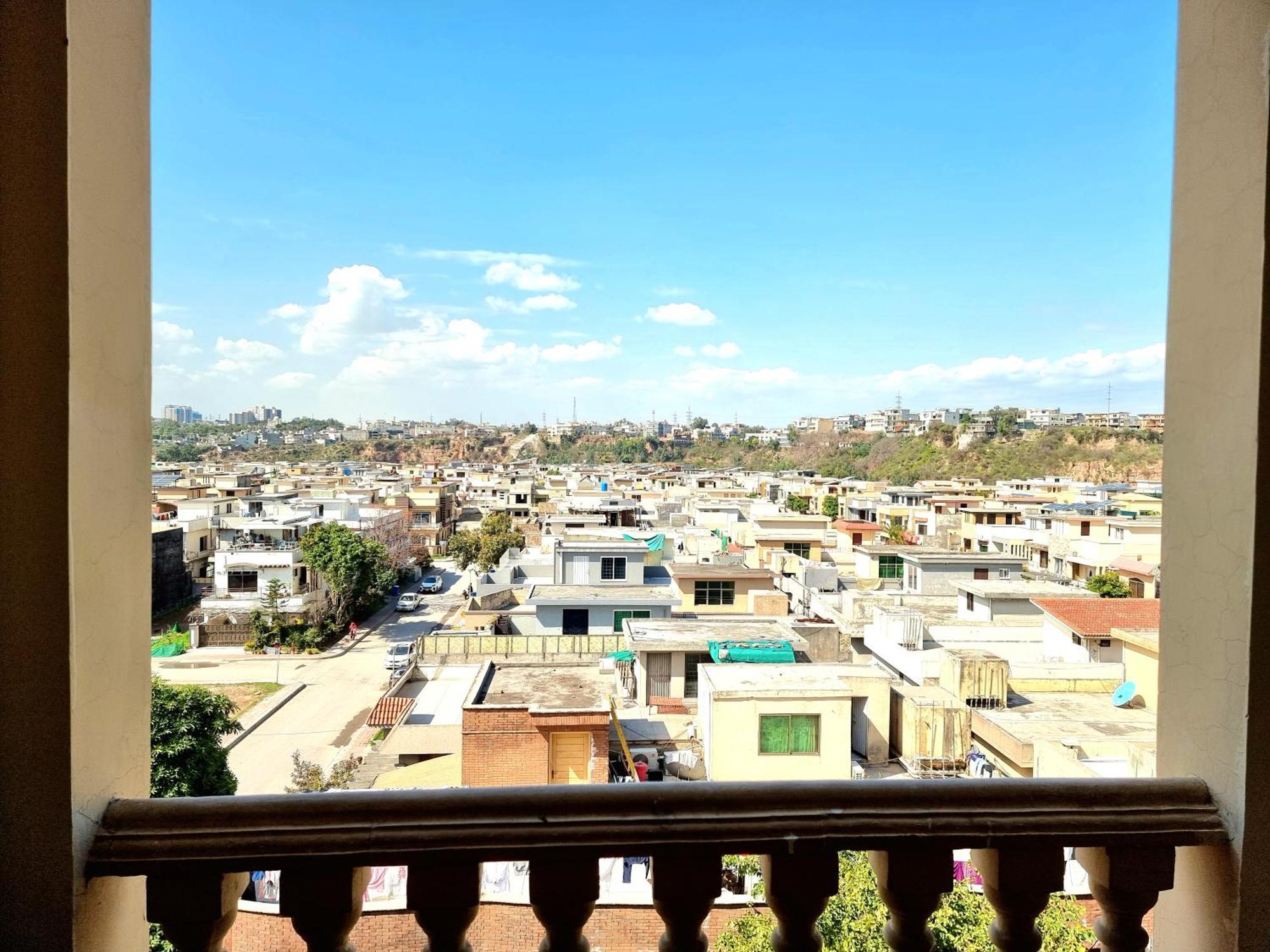 Executive 3 Bedrooms Apartment In Bahria Town Rawalpindi Eksteriør billede